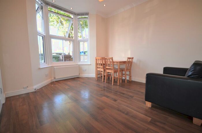 2 Bedroom Flat To Rent In Hollydale Road, Peckham, SE15