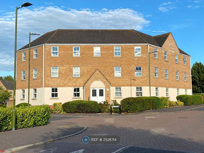 2 Bedroom Flat To Rent In Woodcock Road, Royston, SG8