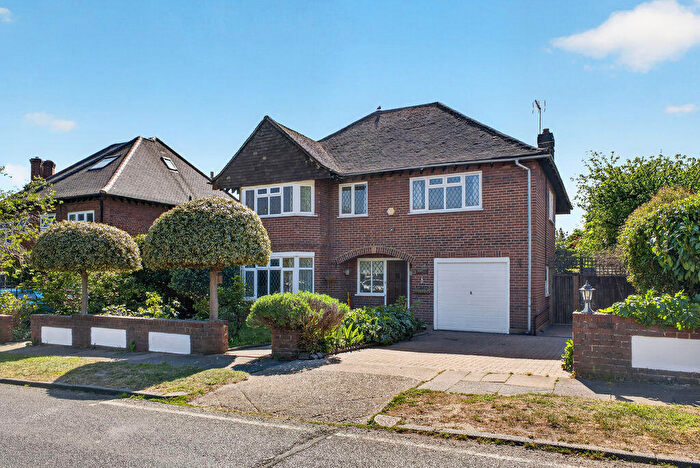 5 Bedroom Detached House For Sale In Woodlands Avenue, New Malden, KT3