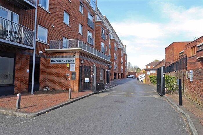 1 Bedroom Flat For Sale In High Street, Uxbridge, UB8