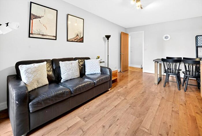 2 Bedroom Apartment To Rent In Aldersgate Street, London, EC1A