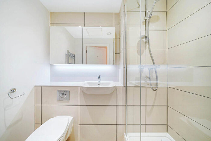 2 Bedroom Apartment To Rent In Pinnacle Tower, SE13