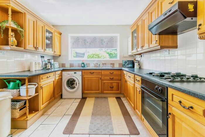 2 Bedroom Bungalow For Sale In Tower View, Croydon, CR0