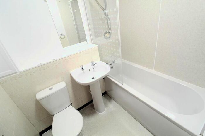 2 Bedroom Flat To Rent In Belmont Gardens, Aberdeen, AB25