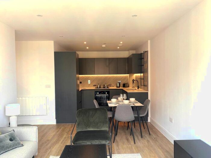 1 Bedroom Flat To Rent In Memorial Avenue, Slough, SL1