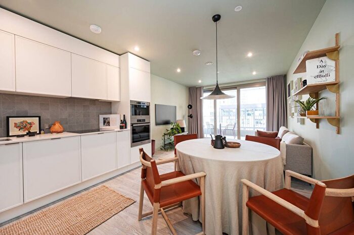 1 Bedroom Flat To Rent In Montfichet Road, Stratford, London, E20