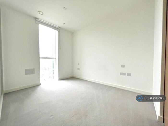 2 Bedroom Flat To Rent In Skyline Apartments, London, N4