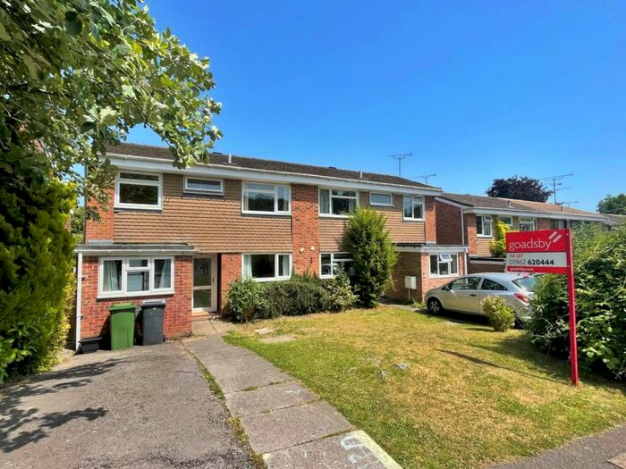 6 Bedroom Semi-Detached House To Rent In Fulflood, SO22