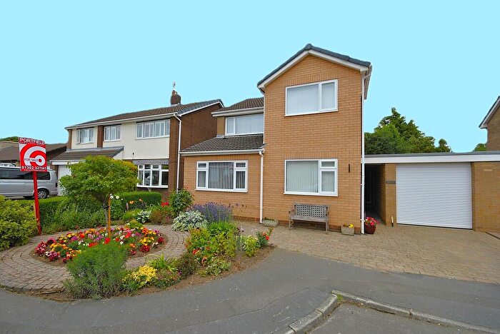 3 Bedroom Detached House For Sale In Pinfold Close, Tickhill, Doncaster, DN11