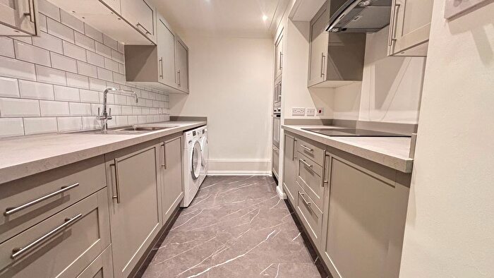 3 Bedroom Terraced House To Rent In Epsom Road, Guildford, GU1