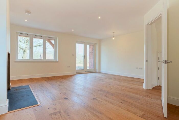 3 Bedroom Semi-Detached House To Rent In Snower Hill Road, Betchworth, RH3