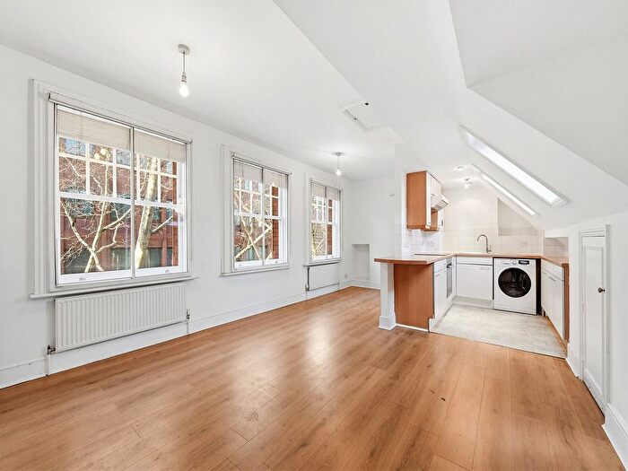 Studio To Rent In Shaftesbury Avenue, Covent Garden, WC2H
