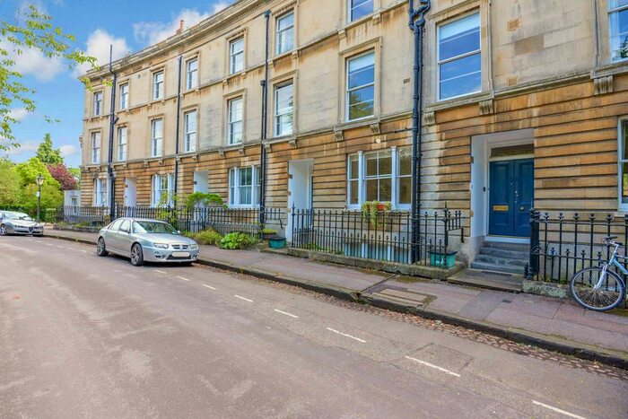 6 Bedroom Town House To Rent In Park Town, Oxford OX2