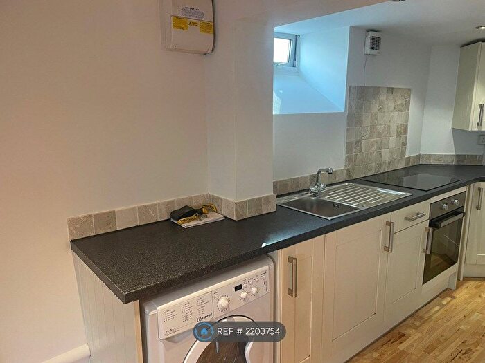 2 Bedroom Flat To Rent In Clyde Road, Totterdown, Bristol, BS4