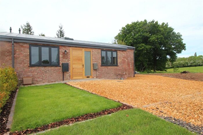 3 Bedroom Barn Conversion To Rent In Baccabox Lane, Hollywood, Birmingham, B47