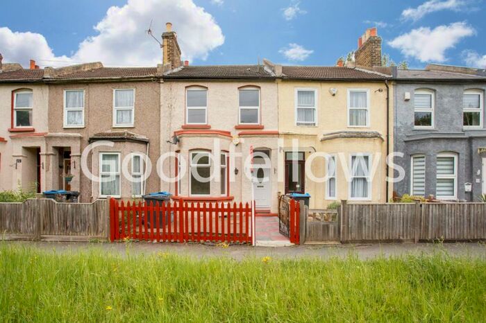 3 Bedroom Property To Rent In Carshalton Road, Mitcham, Surrey, CR4