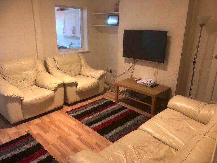 5 Bedroom House To Rent In Harrow Road, Selly Oak, B29