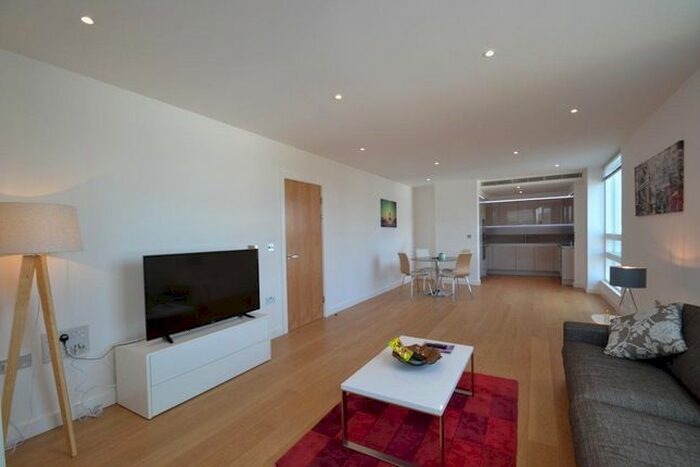 2 Bedroom Flat To Rent In Holland Park Avenue, Kensington, W11