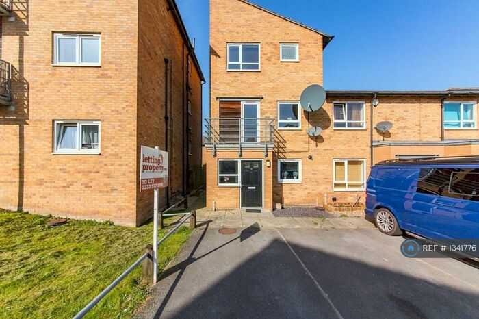 3 Bedroom End Of Terrace House To Rent In Park Grange Court, Sheffield, S2