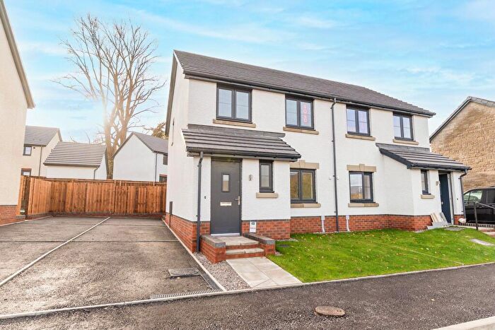 3 Bedroom Semi-Detached House For Sale In Rossers Field, Govilon, NP7