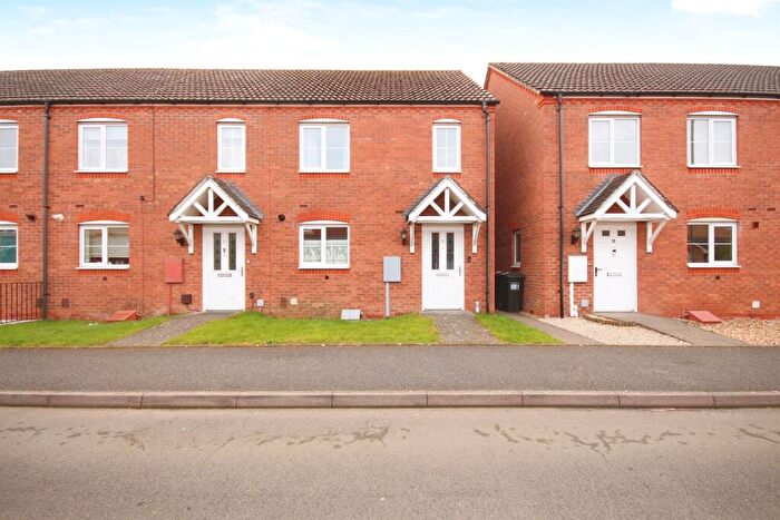 2 Bedroom End Of Terrace House For Sale In Swan Meadow, Warwick, CV34
