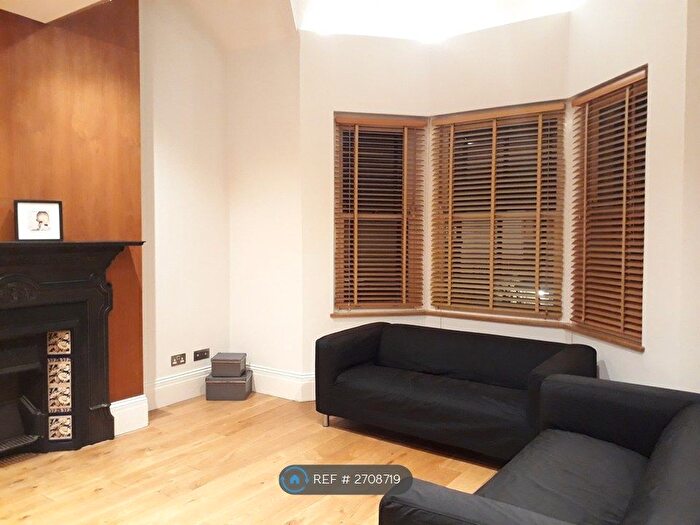 4 Bedroom Flat To Rent In Denton Road, London, N8