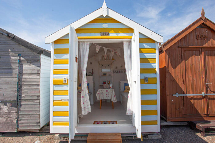 Chalet For Sale In Beach Hut, IP11