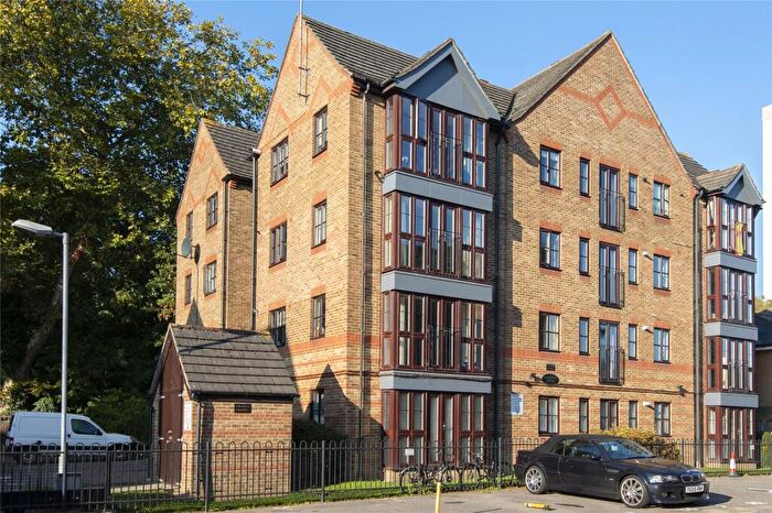 1 Bedroom Flat To Rent In Fairmont House, Wellington Way, Bow, London, E3