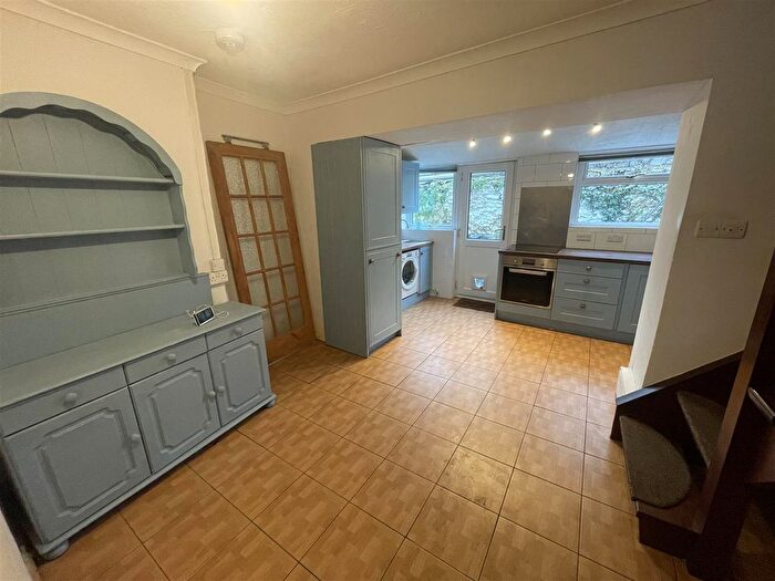 2 Bedroom Cottage For Sale In Lyme Road, Crewkerne, TA18