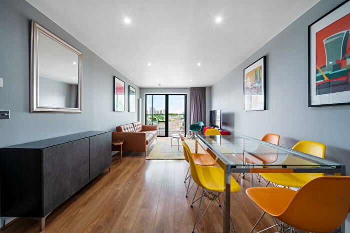 2 Bedroom Flat To Rent In Turner Street, London, Greater London, E16