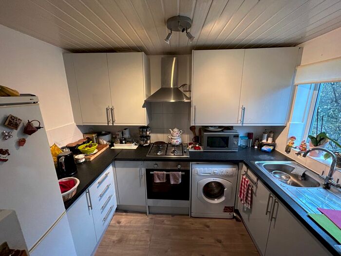 1 Bedroom Flat To Rent In Laburnum Close, Friern Barnet, N11