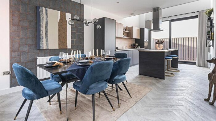 3 Bedroom Town House To Rent In Heaton Courtyard, Camden Street, Birmingham, B1
