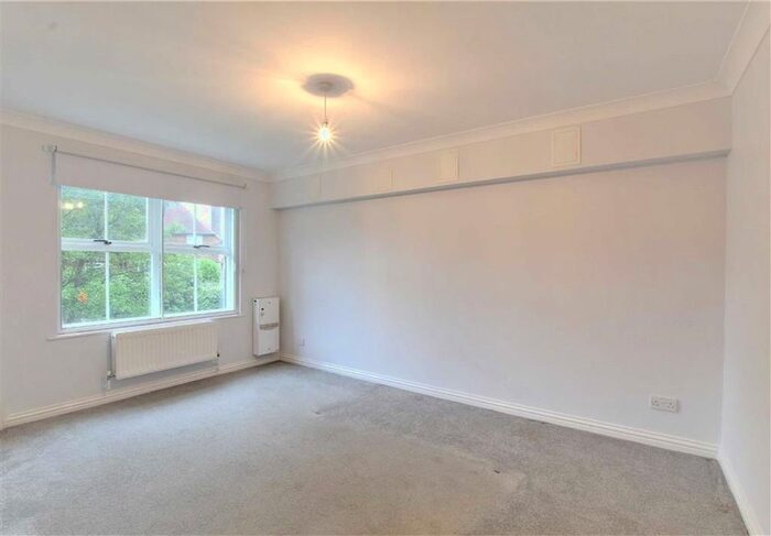 2 Bedroom Flat To Rent In Mill Stream Lodge, Rickmansworth WD3
