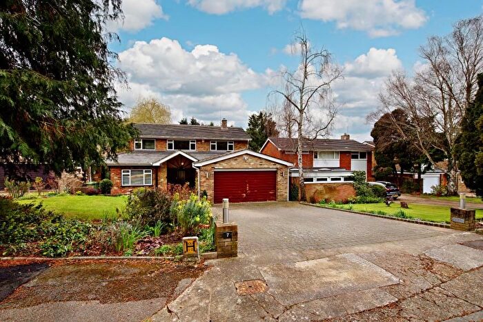 5 Bedroom Detached House To Rent In Mount View, Northwood, HA6