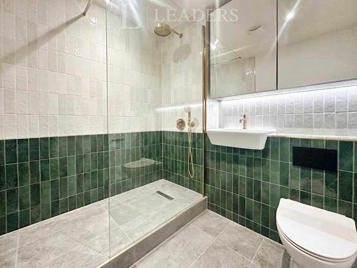 2 Bedroom Apartment To Rent In Lockside Apartments, Scotland Street, B1