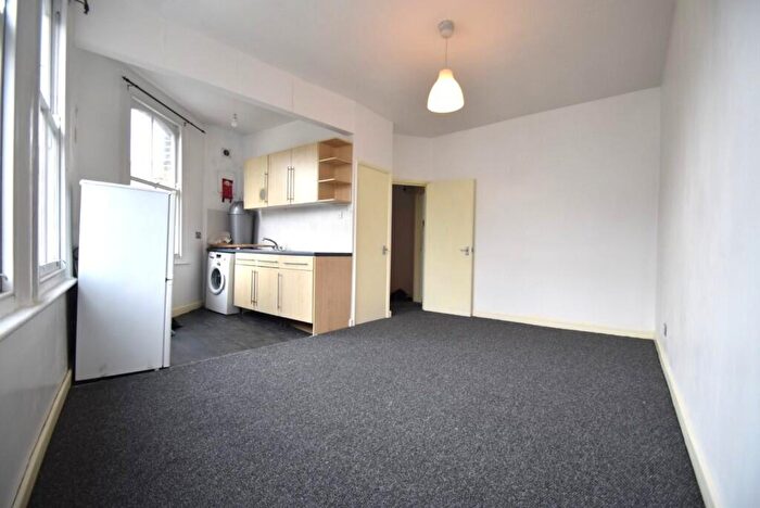 1 Bedroom Flat To Rent In Clarence Road, London, E5