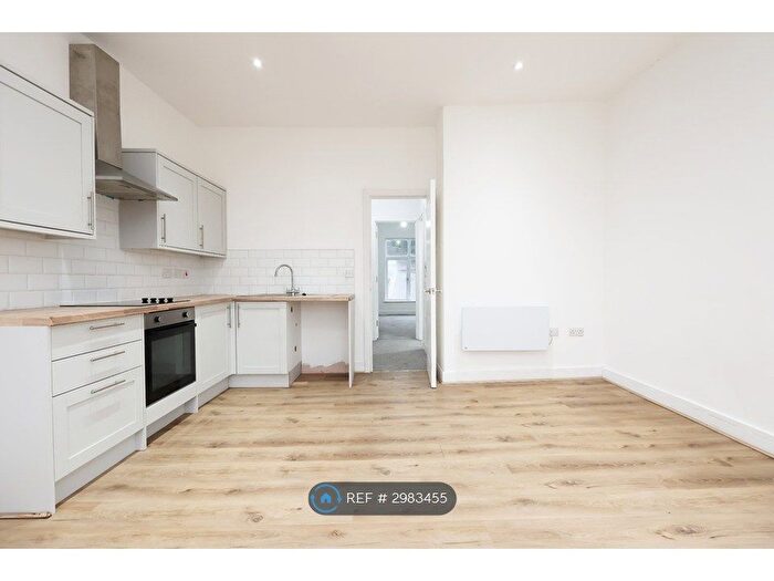 1 Bedroom Flat To Rent In Glen View Villas, Treharris, CF46
