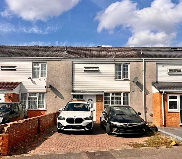 3 Bedroom Terraced House For Sale In Wexham Rd Slough, Slough, SL2