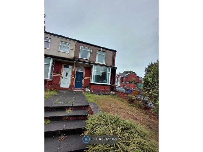 3 Bedroom End Terrace House To Rent In Broad Lane, Rochdale, OL16