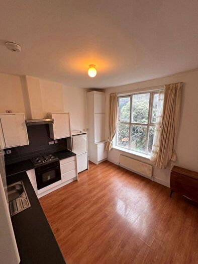 2 Bedroom Property To Rent In Amhurst Road, London, E8
