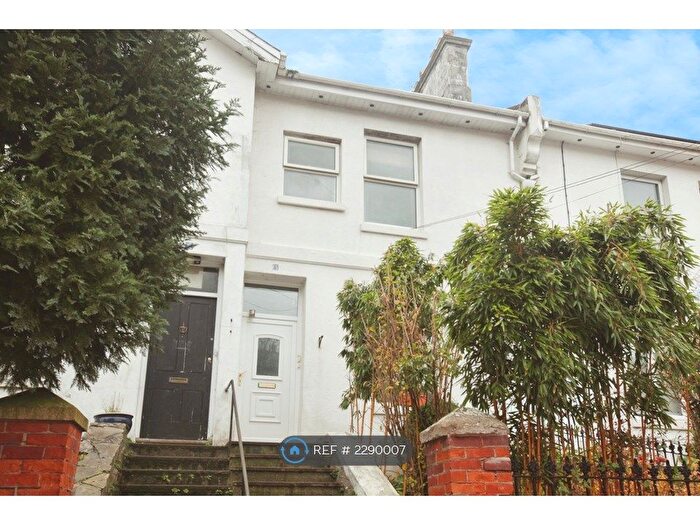 2 Bedroom Flat To Rent In St. Michaels Terrace, Torquay, TQ1