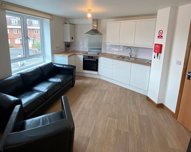 5 Bedroom Flat To Rent In Melton Crescent, Horfield, Bristol, BS7
