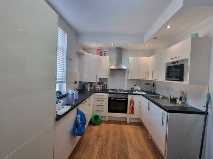 1 Bedroom Flat To Rent In Green Lanes, London, N21
