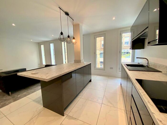 2 Bedroom Apartment To Rent In Westgate, Huddersfield, HD1