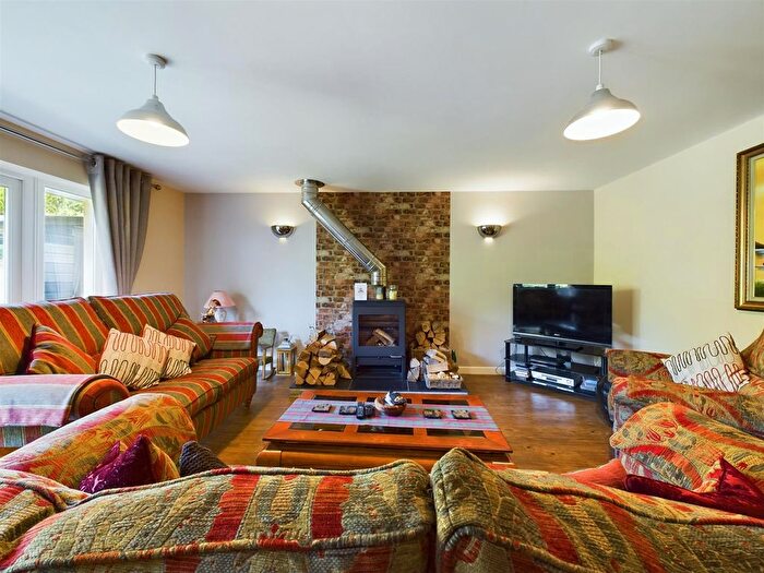 5 Bedroom Detached House For Sale In Trethiggey Crescent, Quintrell Downs, Newquay, TR8