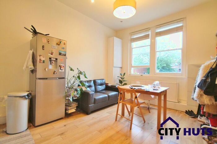 2 Bedroom Flat To Rent In Stock Orchard Crescent, London, N7