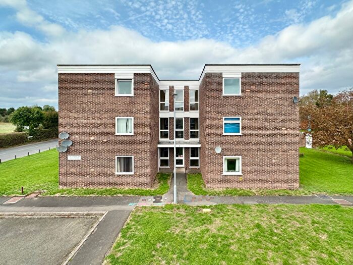 1 Bedroom Flat For Sale In Crest Court, Hereford, HR4