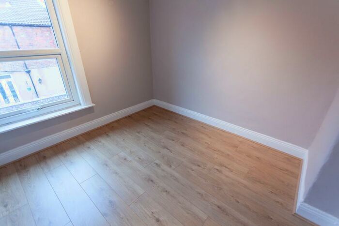 2 Bedroom Flat To Rent In Willoughby Road, L22