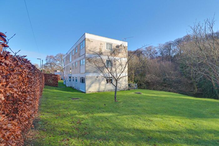 2 Bedroom Flat For Sale In Lawrence Grove, Woolston, SO19