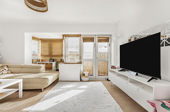 2 Bedroom Flat For Sale In Boyden House, Shernhall Street, London, E17